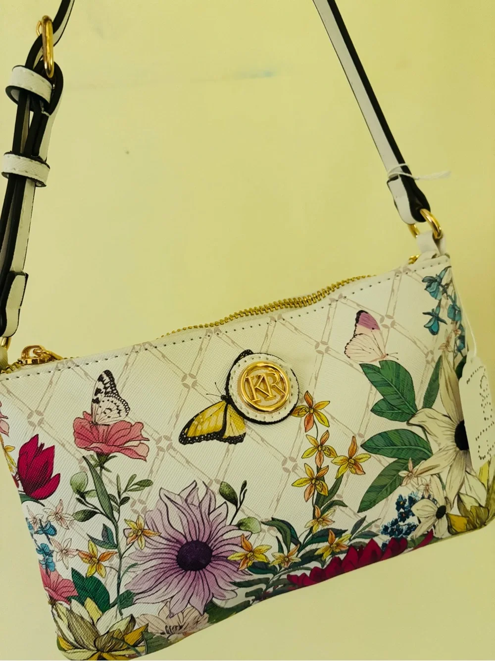 Kim Rogers floral leather zip bag! 9.5 by 6.5 inches